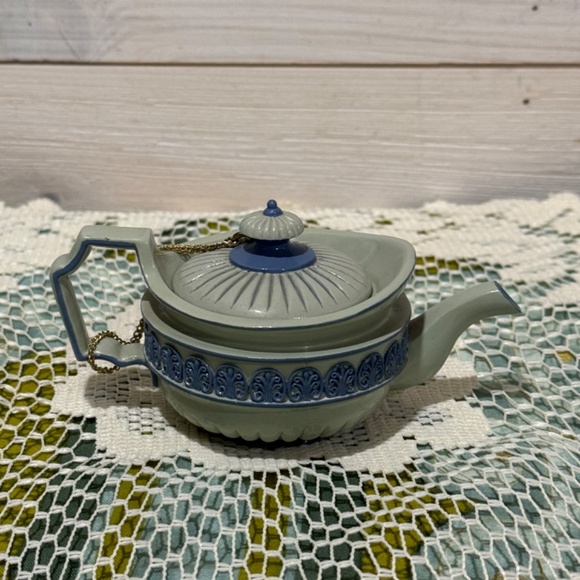 Vintage Hand Painted Ceramic Nina Mayer Teapot No. 6-41 Collectable - Picture 4 of 12